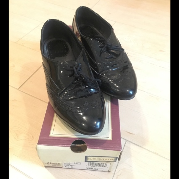 Bass Shoes - Patent leather flats